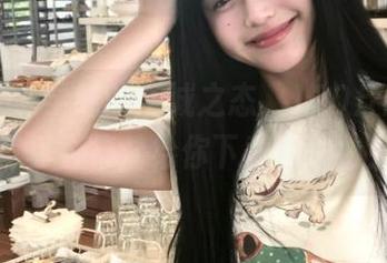 微密圈 – 学妹的倾城之态，120斤的小王同学写真合集，给你下载的理由！.txt