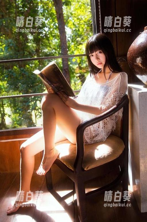走进Dami(퀸다미)的校园写真世界：独特图集分享，带你领略青春的魅力.txt
