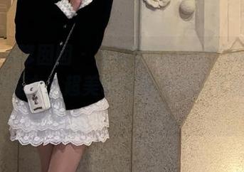Feilin嗲囡囡 – 发现文芮jeninfer油亮艺术的魅力，超美套图等待你来下载！.txt