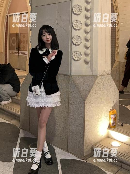 Feilin嗲囡囡 - 发现文芮jeninfer油亮艺术的魅力，超美套图等待你来下载！.txt