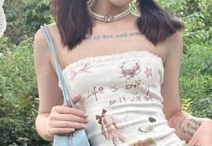 Feilin嗲囡囡 – 这个秋天，跟随方子萱可爱写真中的原图与图片漫游.txt