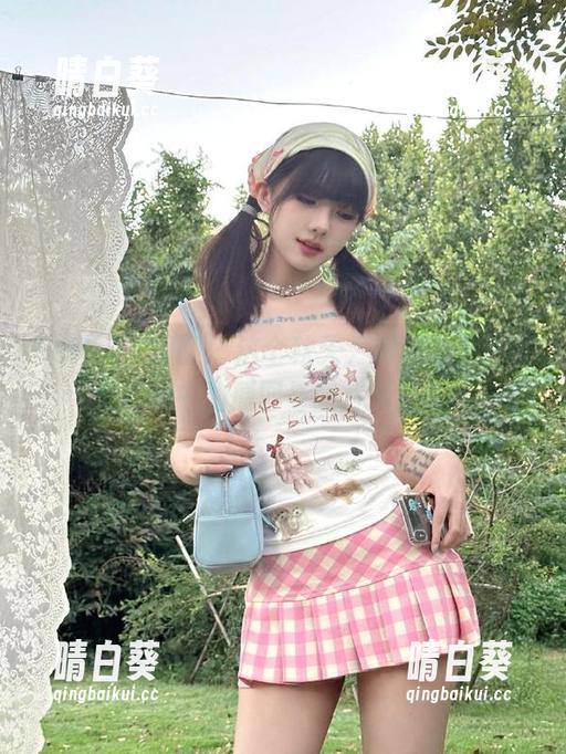 Feilin嗲囡囡 - 这个秋天，跟随方子萱可爱写真中的原图与图片漫游.txt