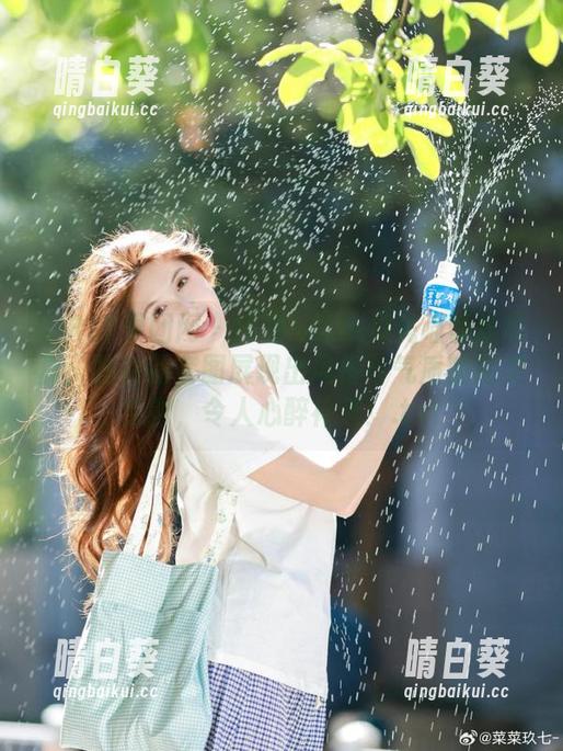 GIRLT果团网 - 探寻little贝壳喵蕾丝写真：独特的套图展现出风格与气质的完美交融，令人心醉神迷！.txt