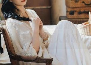 GIRLT果团网 – 周大萌的办公室日常，图集分享记录每一个动人的瞬间！.txt