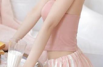 HuaYang花漾 – 可乐Vicky瑜伽最新图册：在每个姿势中发现生活的艺术.txt