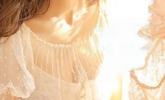 HuaYang花漾 – 发现真我：可乐Vicky的裤里丝美图精选，魅力无穷的摄影作品.txt