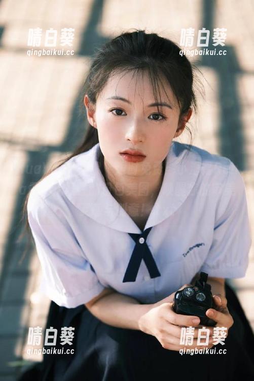 HuaYang花漾 - 限时免费！小海臀Rena最具代表性的粉色美图，唤醒你的审美灵感与创意！.txt