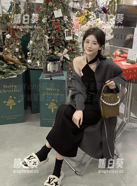 HuaYang花漾 - 小海臀带来奇妙美图，学妹写真分享点亮你的生活！.txt