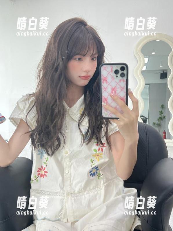 HuaYang花漾 - 感受小海臀的裸足魅力，图库分享她的独特视角与摄影理念.txt
