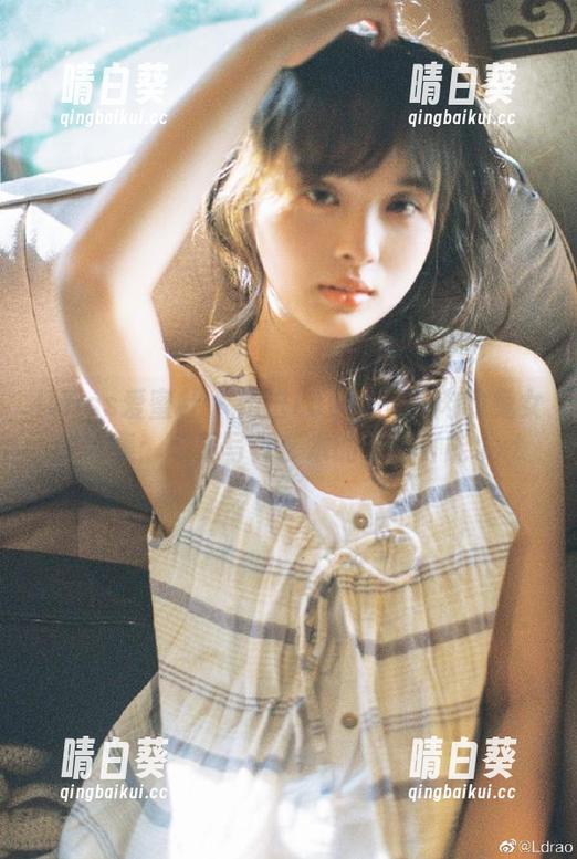IMiss爱蜜社 - 走进Lavinia肉肉的兔女郎图集：感受写真艺术的无限可能.txt