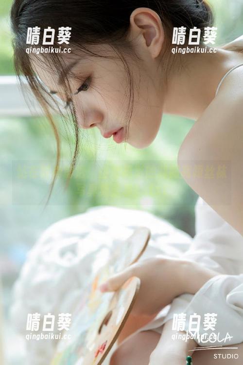 站在时尚前沿：山茶摄影的制服高跟丝袜写真集分享！.txt