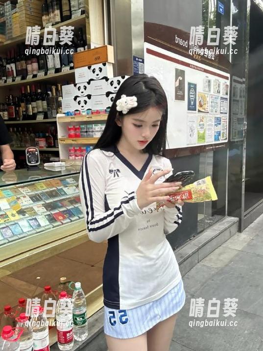 打开喵糖映画官网，发现绿意JK系列在线图片，重温校园浪漫故事.txt