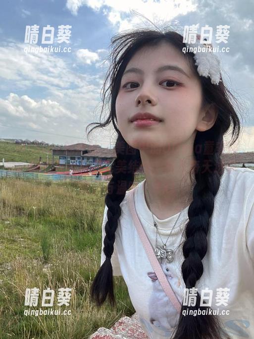 MiStar魅妍社 - 美图中的Olivia童安琪：睡衣与幽默的完美结合，照片每天送你快乐与温暖！.txt