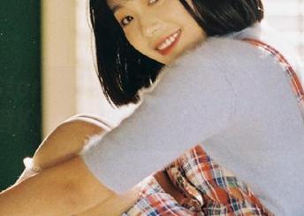 MiStar魅妍社 – 无圣光写真艺术：大奶昔Kyra与白衬衫的完美搭配.txt