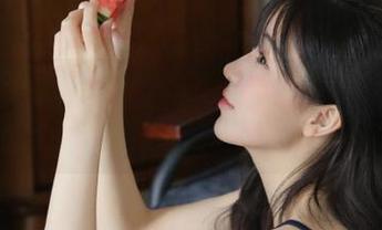MiStar魅妍社 – 高清写真推荐：体验大白兔emma的粉色魅力与无限创造力.txt