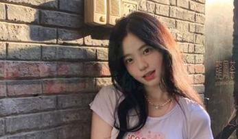 MiiTao蜜桃社 – 佩琦Pinky泳衣写真图库汇聚，优质资源带你进入夏日幻境.txt