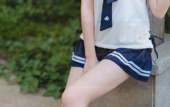 MiiTao蜜桃社 – 在缇娜美Tinami的纯白世界中：写真集原图唤醒心中的柔情.txt