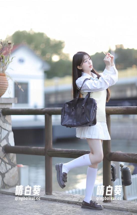 MiiTao蜜桃社 - 静香Mandy的女仆写真图册合集：生动记录温柔与力量的绝妙时刻.txt