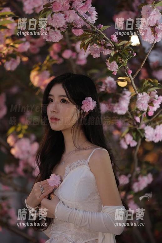 MintYe薄荷叶 - Sukki少女最新力作揭晓，原图诠释俏皮与优雅的完美结合！.txt