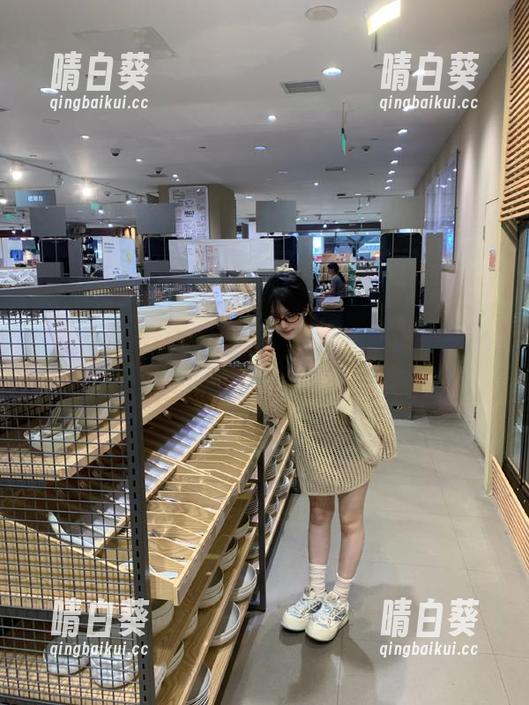 极致享受：Mozzi(모찌)美足原图合集倾情呈现令人心动的写真之美！.txt