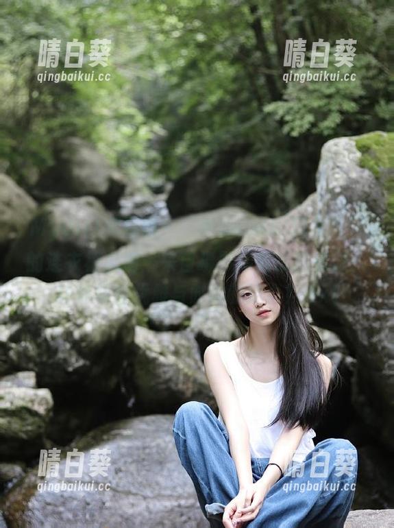 MyGirl美媛馆 - “Manuela玛鲁娜”的连衣裙风情：来自摄影师的原图资源，让你领略优雅与时尚的结合！.txt