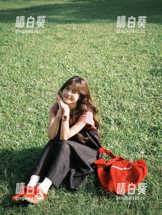 MyGirl美媛馆 - 黑与白的交响曲：伊小七MoMo高清写真集，尽情释放你的艺术灵感.txt