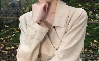 MyGirl美媛馆 – 最新潮流来袭！伊雨蔓Fiona泳池写真展现别样夏日风情.txt