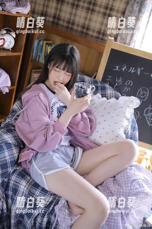 揭开PoppaChan的纯白魅力：全集原图集合等你来欣赏！.txt