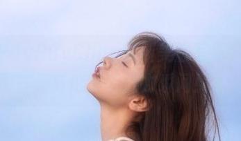 分享PuyPuyChan最新美脚写真，感受那些无与伦比的魅力瞬间！.txt