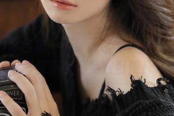 梦魇魅影自拍，不仅是艺术！Rioko凉凉子写真资源带你笑破肚皮！.txt