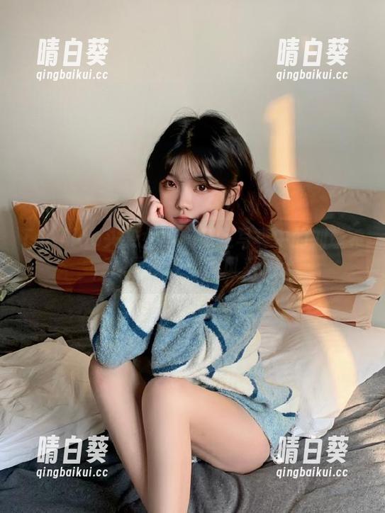 TouTiao头条女神 - 裸足写真中的刘瑾希，原图展现不羁风采.txt