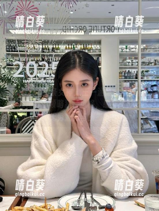 TouTiao头条女神 - 王一涵黑丝写真精选：在图库中领略独特风格，感受摄影艺术的无穷魅力与震撼.txt