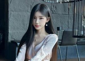 UGirls尤果网 – 网盘中的倪叶腾御姐写真，带你沉浸在美丽和可爱之中！.txt