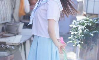 UGirls尤果网 – 捕捉周妍希全套制服写真，感受她不一样的妩媚与活力.txt