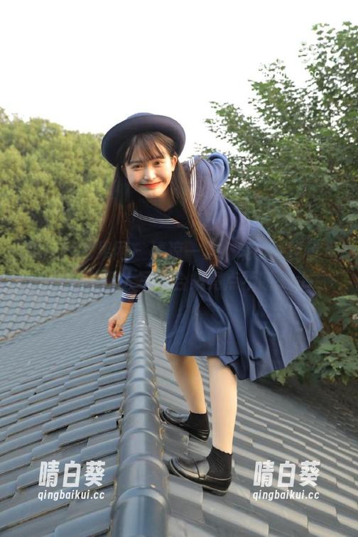 UGirls尤果网 - 清凉一夏，妮小妖比基尼图包与诱人写真合集亮点不断.txt