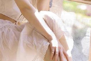 UGirls尤果网 – 甜美恬静的李思宁短裤写真集：原图带你感受夏日气息！.txt