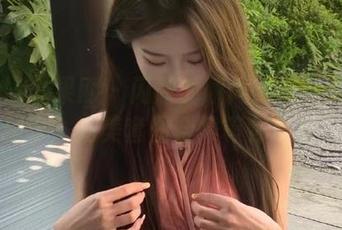 UGirls尤果网 – 闪耀的瞬间：杨乔之女神写真精华，完美套图合集等你欣赏！.txt
