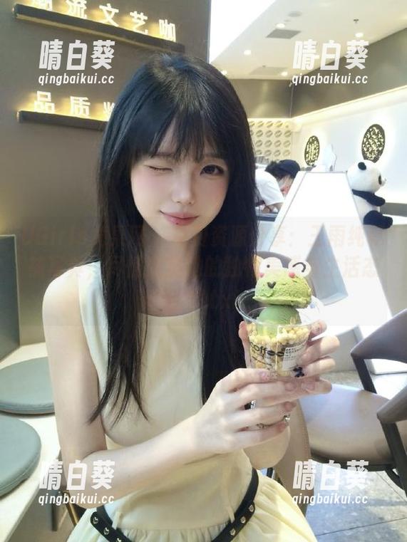 UGirls尤果网 - 免费资源分享：王雨纯棉袜写真，尽情欣赏她的独特美感与生活态度！.txt