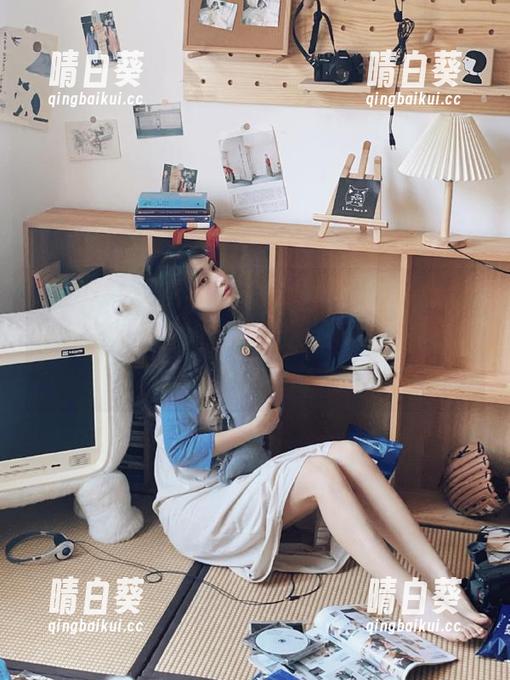 XIAOYU语画界 - 宇宙遨游者“cherry绯月樱”，空姐写真精选，展现空中梦想与优雅.txt