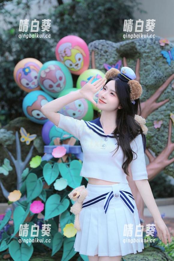 XIAOYU语画界 - 探索徐莉芝Booty纯白全集：原图中那些不为人知的艺术灵感与追求.txt