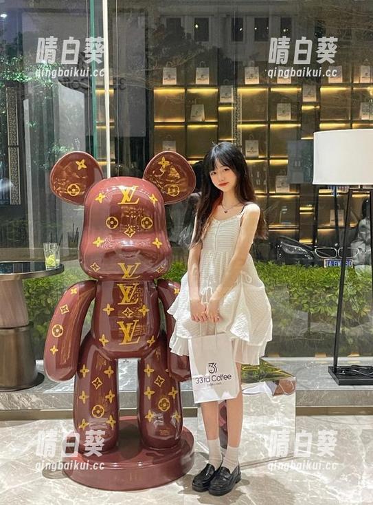 XIAOYU语画界 - 黄乐然作品解读：妹妹的美图写真带来的温暖与感动.txt