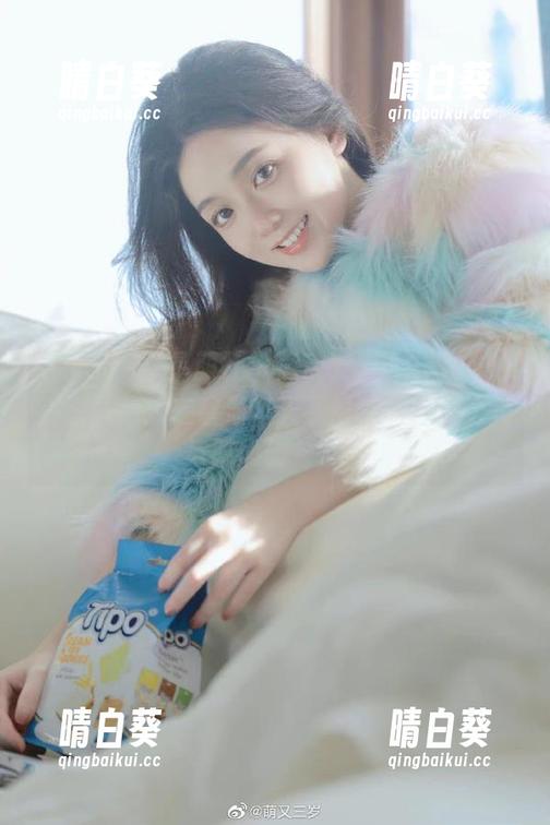 XINGYAN星颜社 - 感受安安Angel泳衣美图合集：在碧海蓝天下展现的自然之美与时尚碰撞.txt