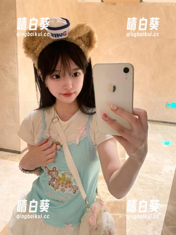 XINGYAN星颜社 - 揭秘潘思沁的风格：个性鲜明的套装写真作品集.txt