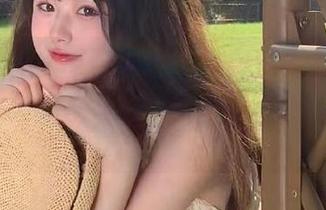 Xiuren秀人网 – 伊小七MoMo北海沙滩私房比基尼美图，阳光与产品的完美结合.txt