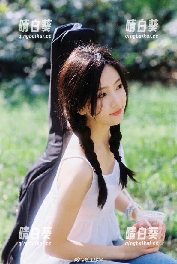 Xiuren秀人网 - 高清写真集：周于希Sally黑丝美腿的诱惑与优雅相辅相成.txt