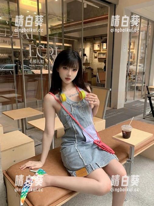 Xiuren秀人网 - 不容错过的唐翩翩连衣裙美图图包，带给你视觉的极致享受.txt