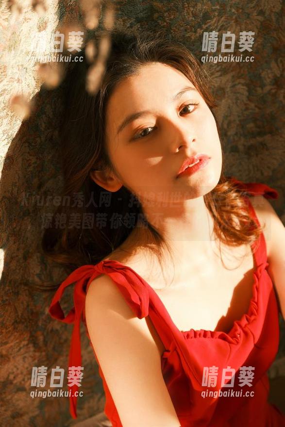 Xiuren秀人网 - 抖娘利世的牛仔裤写真，惊艳美图带你领略不一样的风采.txt