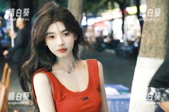 Xiuren秀人网 - “抖娘利世学妹”写真图册大公开：承载着青春的每一个瞬间，快来看看她的精彩旅程！.txt