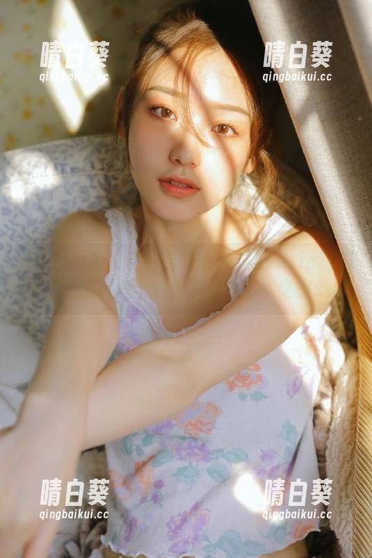 Xiuren秀人网 - 定制柴婉艺Averie制服写真，捕捉每个迷人瞬间的艺术之旅.txt