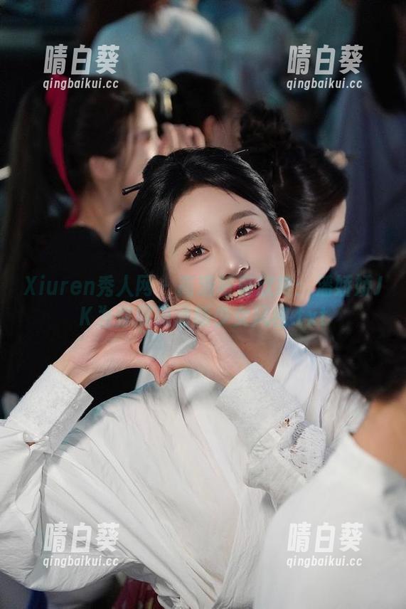 Xiuren秀人网 - 高清写真欣赏：潘娇娇JK为你展现清新少女风格.txt